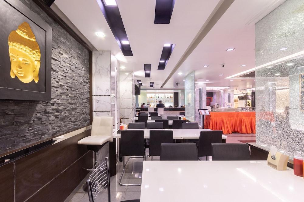 Gusto Pratunam Hotel Bangkok Exterior photo