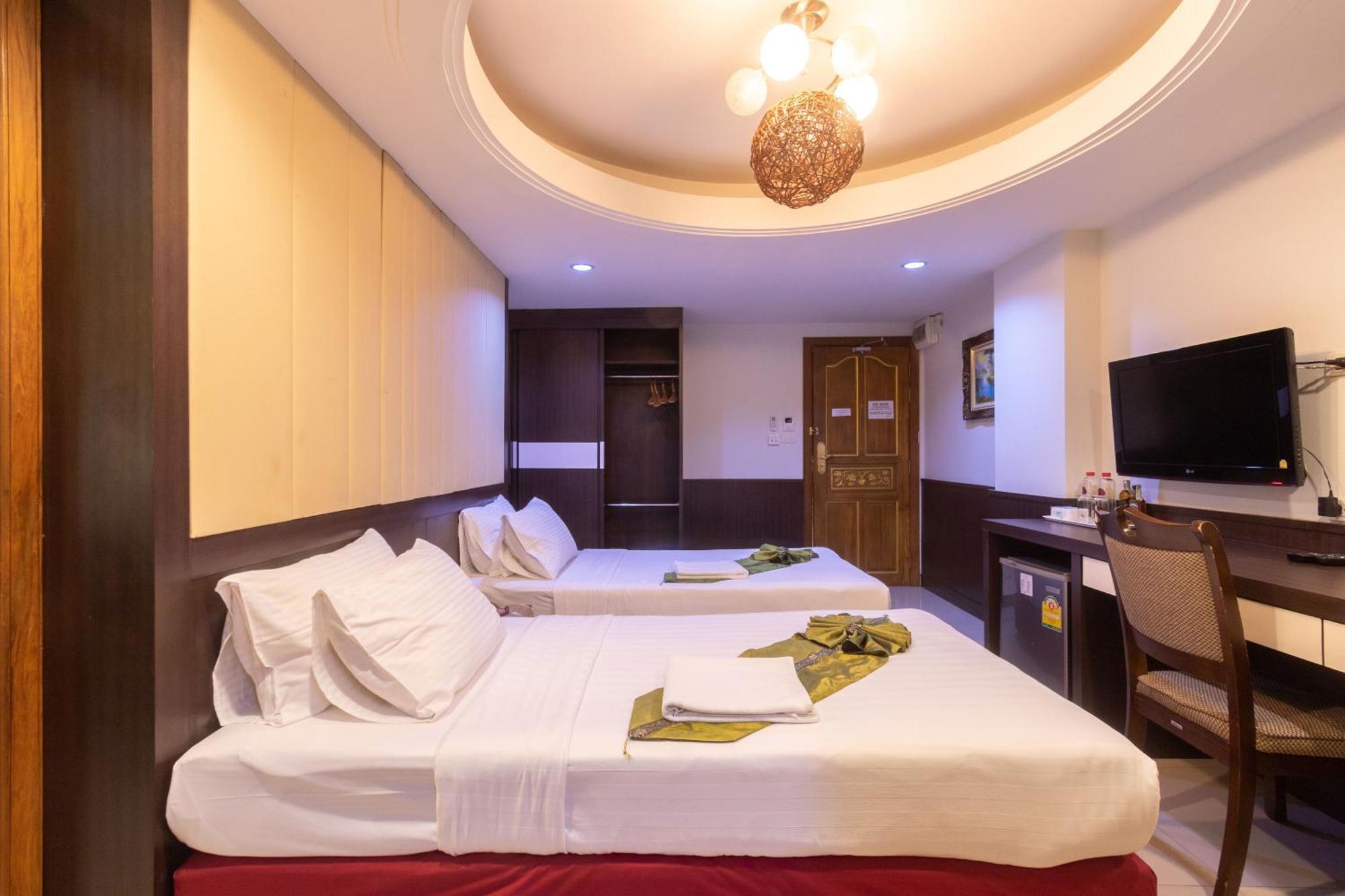 Gusto Pratunam Hotel Bangkok Exterior photo