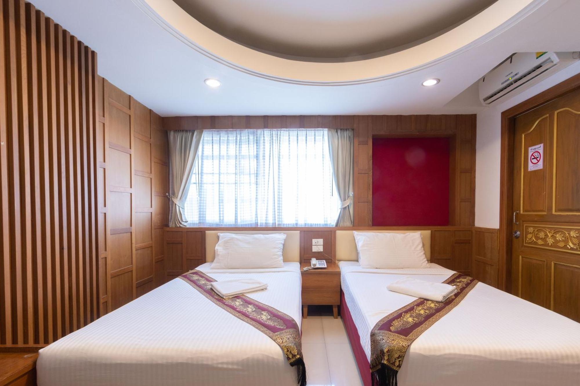 Gusto Pratunam Hotel Bangkok Exterior photo
