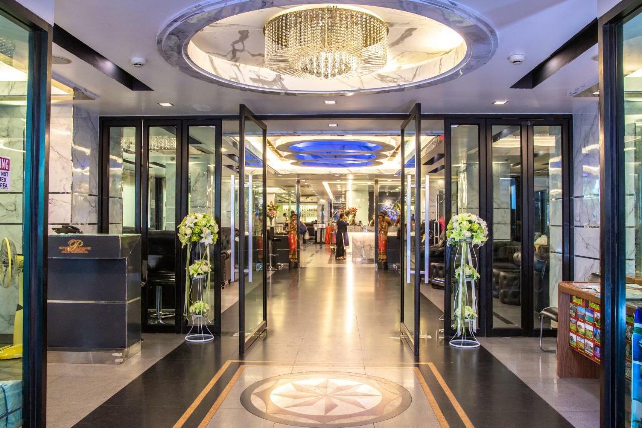 Gusto Pratunam Hotel Bangkok Exterior photo