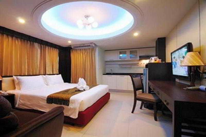 Gusto Pratunam Hotel Bangkok Exterior photo
